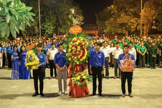 Đoàn xã Kỳ Khang thắp nến tri ân kỷ niệm 79 năm ngày Thương binh, Liệt sĩ 27/7