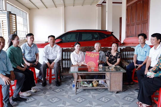 Lãnh đạo xã Kỳ Khang thăm, tặng quà cho các thương binh trên địa bàn xã Nhân kỷ niệm 79 năm Ngày Thương binh - Liệt sĩ (27/7/1947 - 27/7/2026