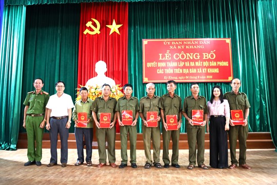 Hội nghị công bố Quyết định thành lập đội dân phòng tại 15 thôn trên địa bàn xã.