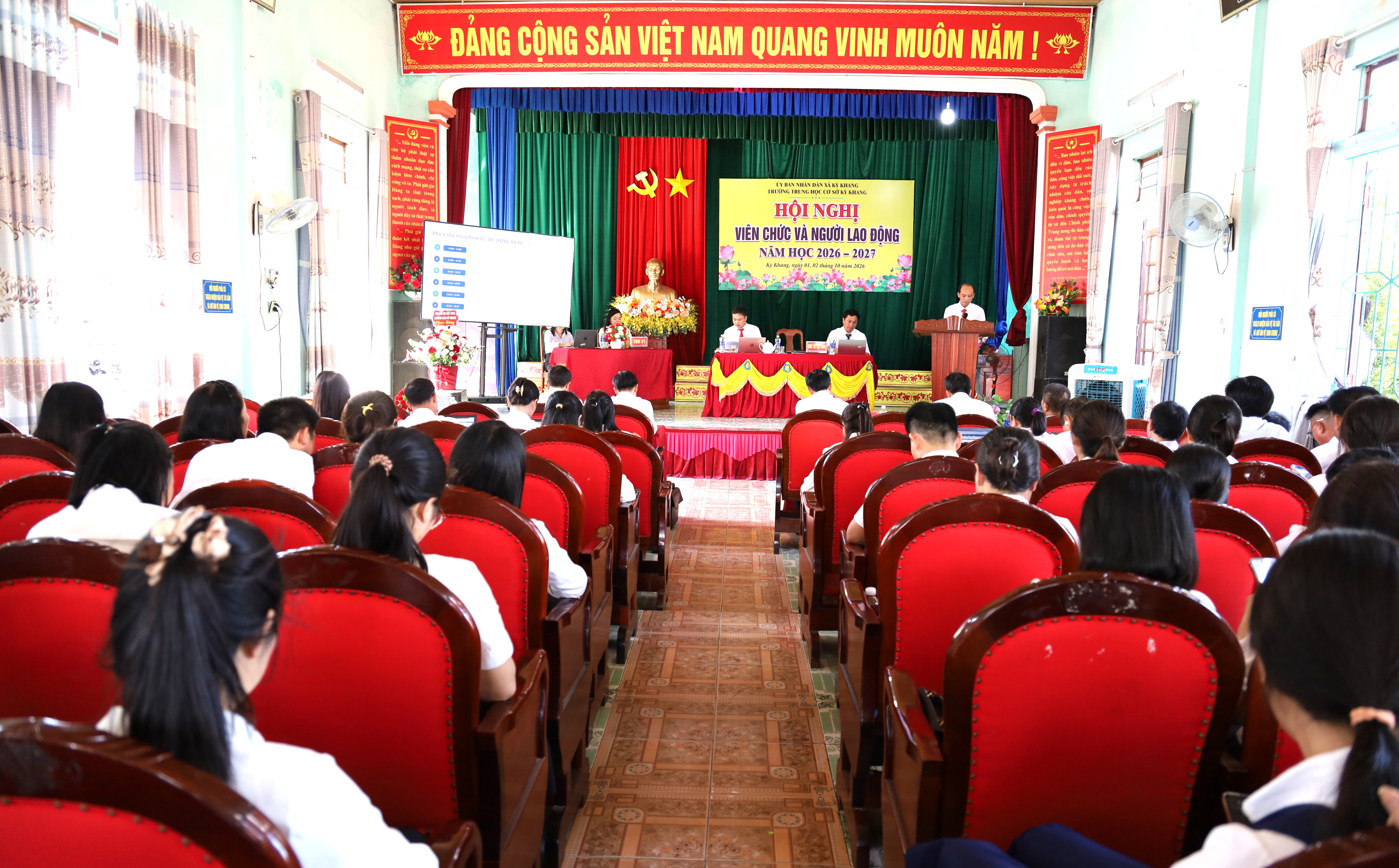 Trường THCS Kỳ Khang tổ chức Hội nghị viên chức và người lao động năm học 2026 - 2027