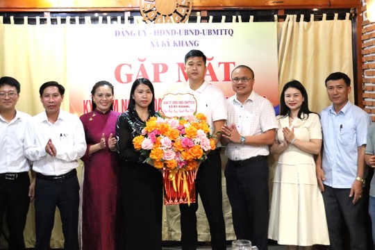 Gặp mặt doanh nghiệp, hợp tác xã và hộ kinh doanh tiêu biểu nhân Ngày Doanh nhân Việt Nam 13/10.