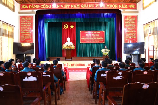 Hội nghị công bố các quyết định thành lập Tiểu đội Dân quân thường trực thuộc Ban Chỉ huy Quân sự xã 