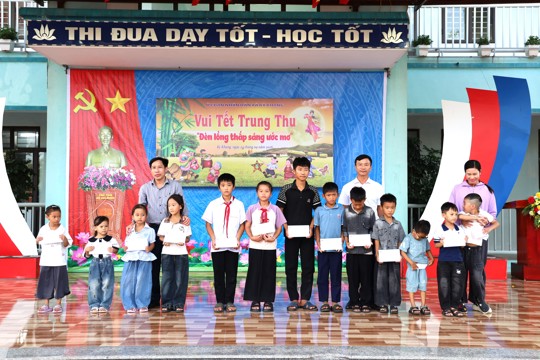 Kỳ Khang tổ chức Chương trình “Vui Tết Trung thu - Đèn lồng thắp sáng ước mơ” 
