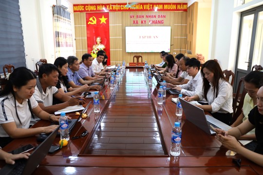 Tập huấn sử dụng hệ thống số trong hoạt động của Hội đồng nhân dân xã.