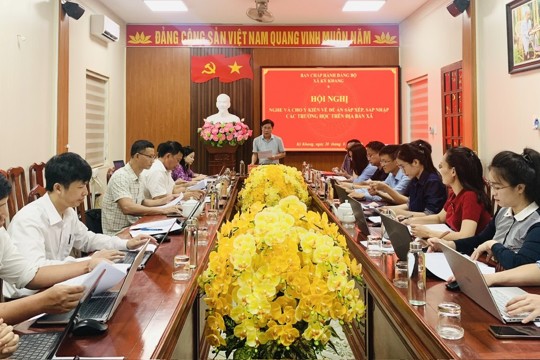 Hội nghị cho ý kiến Đề án sắp xếp, sáp nhập các trường học trên địa bàn xã.